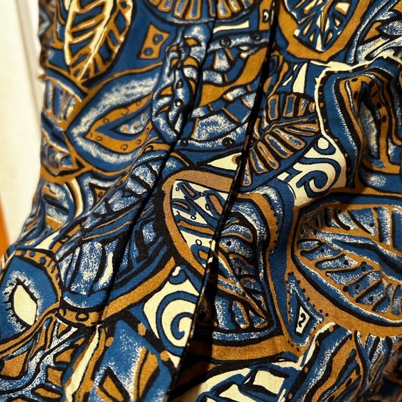 Cute Maggie Lawrence button up short sleeve shirt. Marked size large. - Picture 6 of 6